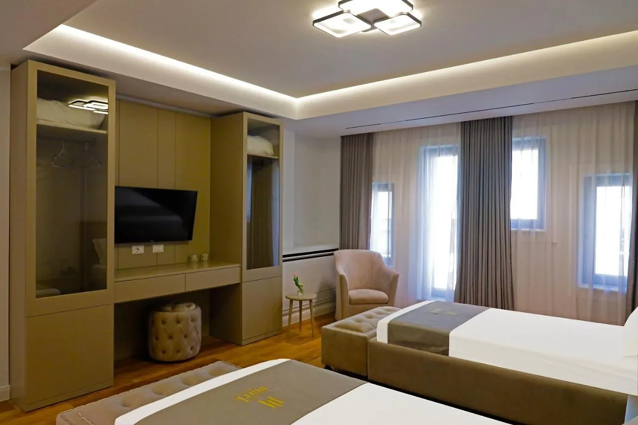 Mark Hotel Tirana Berxull 4*,