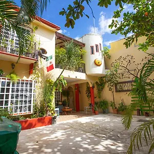 La Casa Del Almendro Maison d'hôtes Playa del Carmen